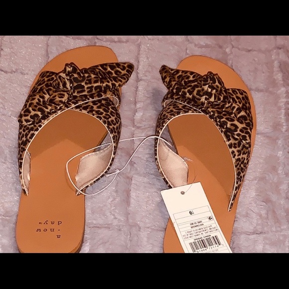 NWT Ladies size 6 1/2 sandals by : a new day - Picture 6 of 6